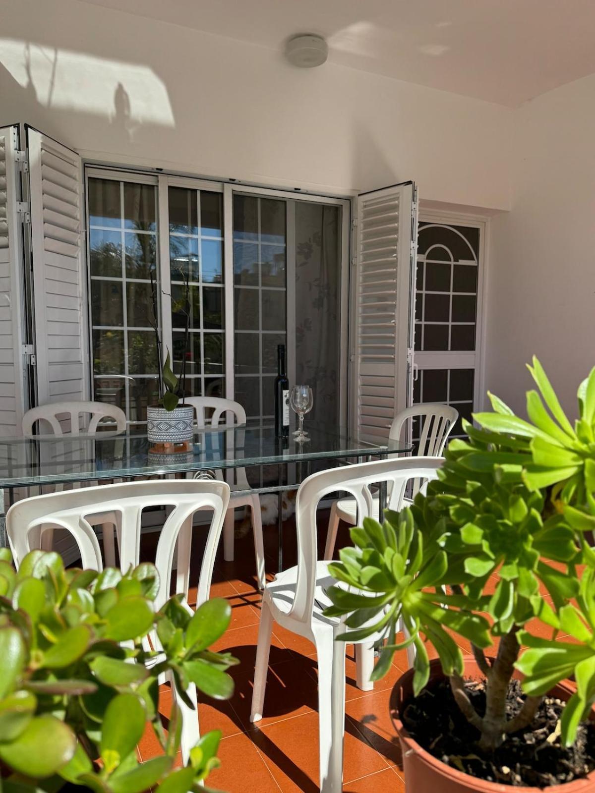 Seaside Serenity Villa Larnaca Buitenkant foto