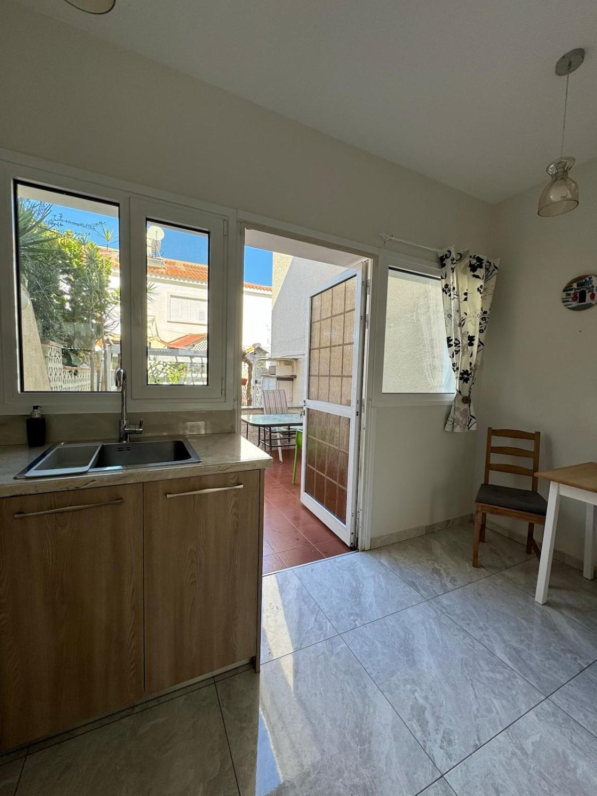 Seaside Serenity Villa Larnaca Buitenkant foto